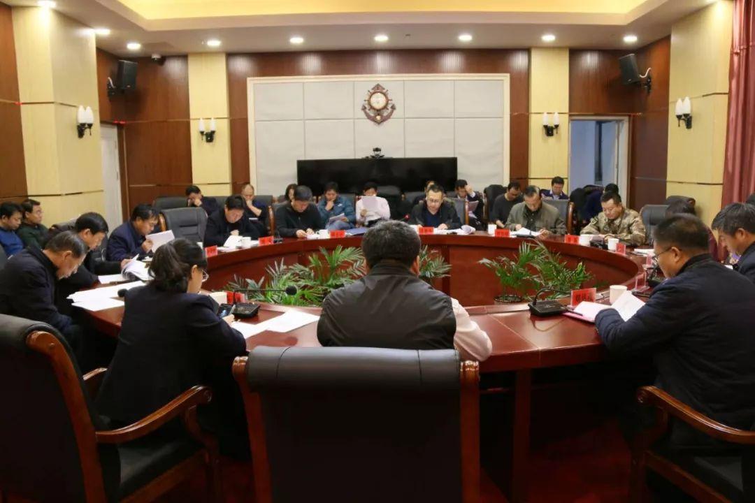 阿坝_2025正版资料免费大全,扒皮应用仔细释义、解释与落实